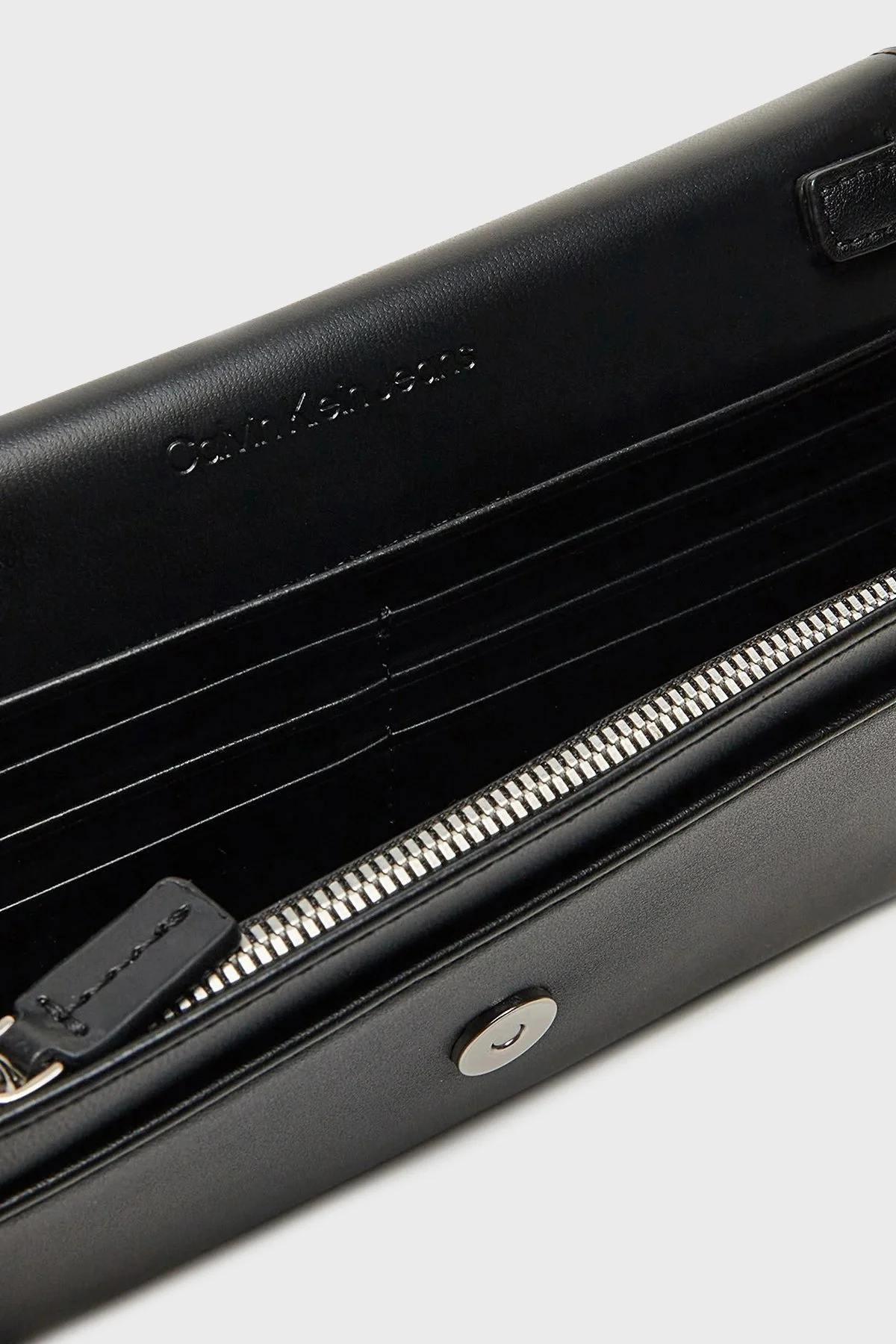 Calvin Klein Logolu Çıkarılabilir Askılı Portföy LV04K1006GUB1 Bayan Cüzdan LV04K1006G UB1 SİYAH - 5