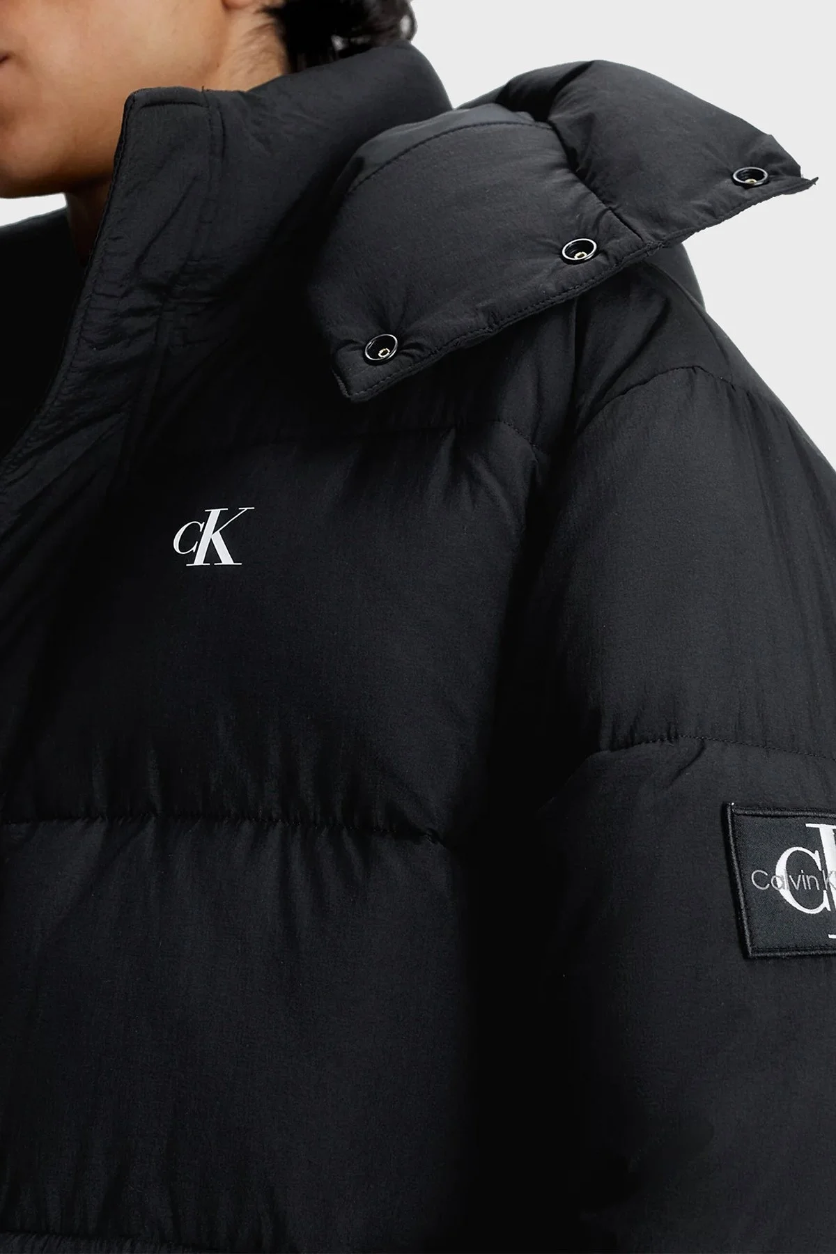 Calvin Klein Logolu Çıkarılabilir Kapüşonlu Regular Fit J30J323709BEH Erkek Mont J30J323709 BEH SİYAH - 4