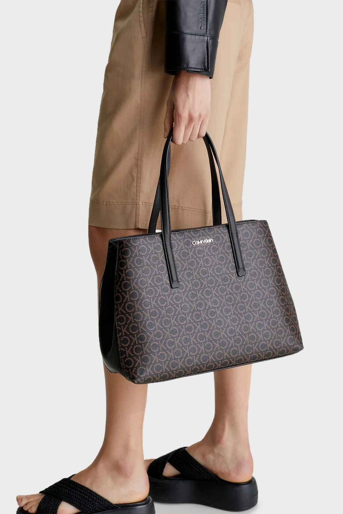 Calvin Klein Logolu Çıkarılabilir Uzatma Askılı K60K6106290HD Bayan Çanta K60K610629 0HD KAHVE - 3