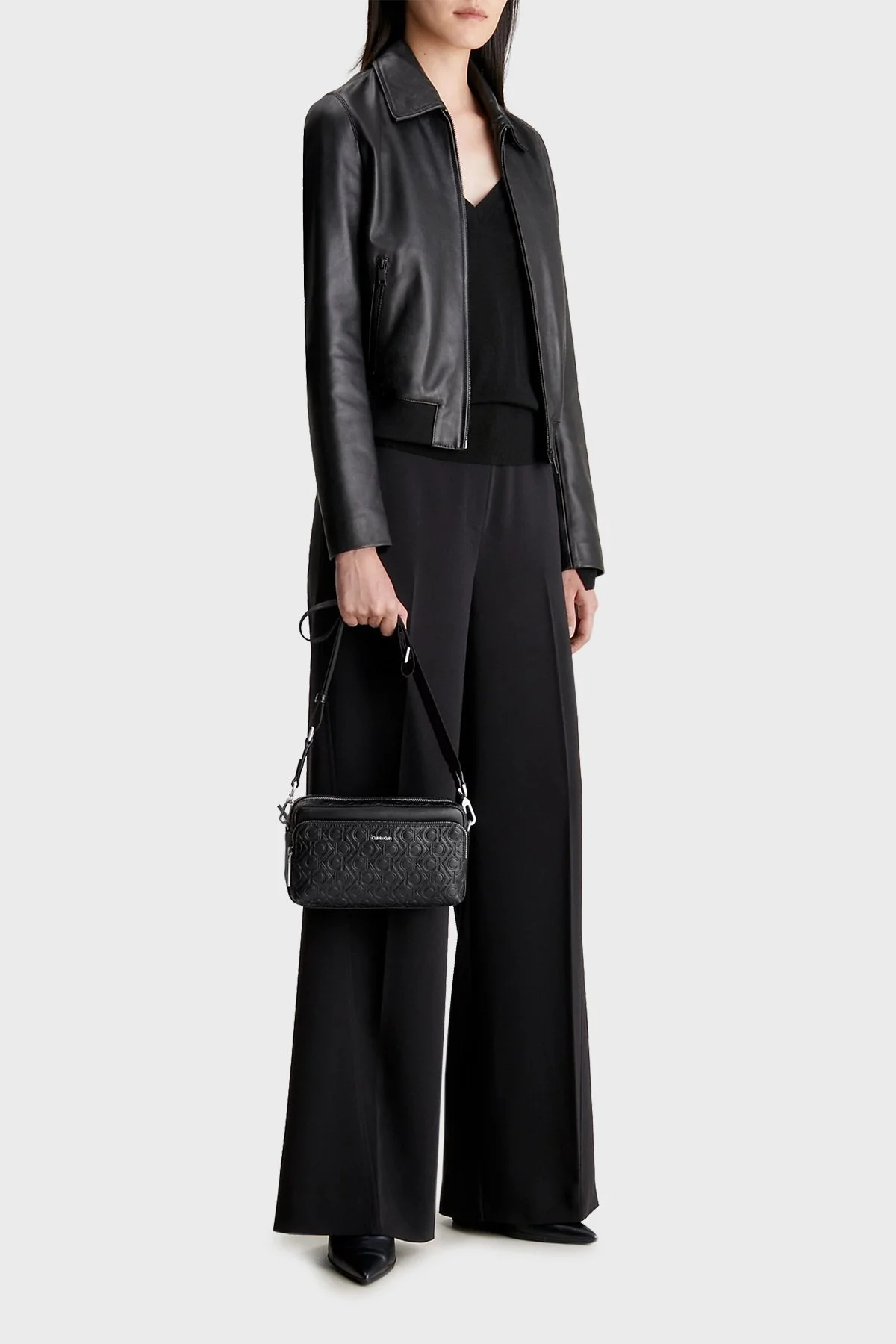 Calvin Klein Logolu Çıkarılabilir Uzatma Askılı K60K611008BAX Bayan Çanta K60K611008 BAX SİYAH - 2