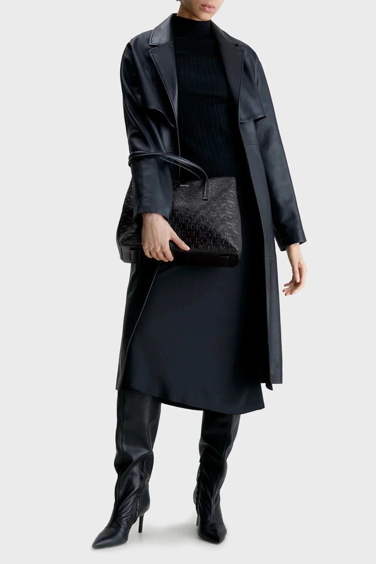 Calvin Klein Logolu Çıkarılabilir ve Ayarlanabilir Omuz Askılı K60K611276BAX Bayan Çanta K60K611276 BAX SİYAH - 2