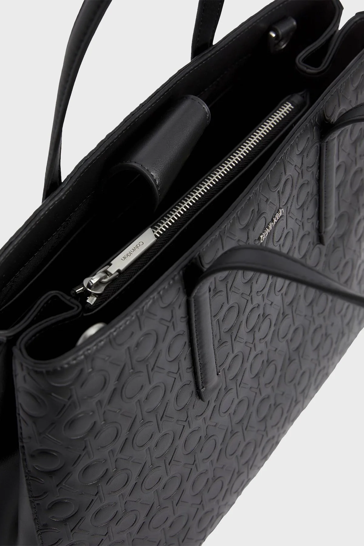 Calvin Klein Logolu Çıkarılabilir ve Ayarlanabilir Omuz Askılı K60K611276BAX Bayan Çanta K60K611276 BAX SİYAH - 5