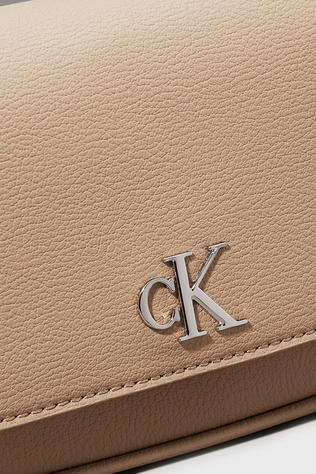 Calvin Klein Logolu Çıkarılabilir Zincir Askılı K60K613049PBF Bayan Çanta K60K613049 PBF BEJ - 12