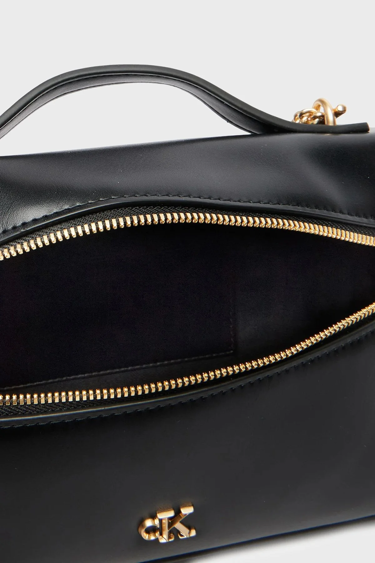 Calvin Klein Logolu Çıkarılabilir Zincir Askılı LV04F1134GUB1 Bayan Çanta LV04F1134G UB1 SİYAH - 5