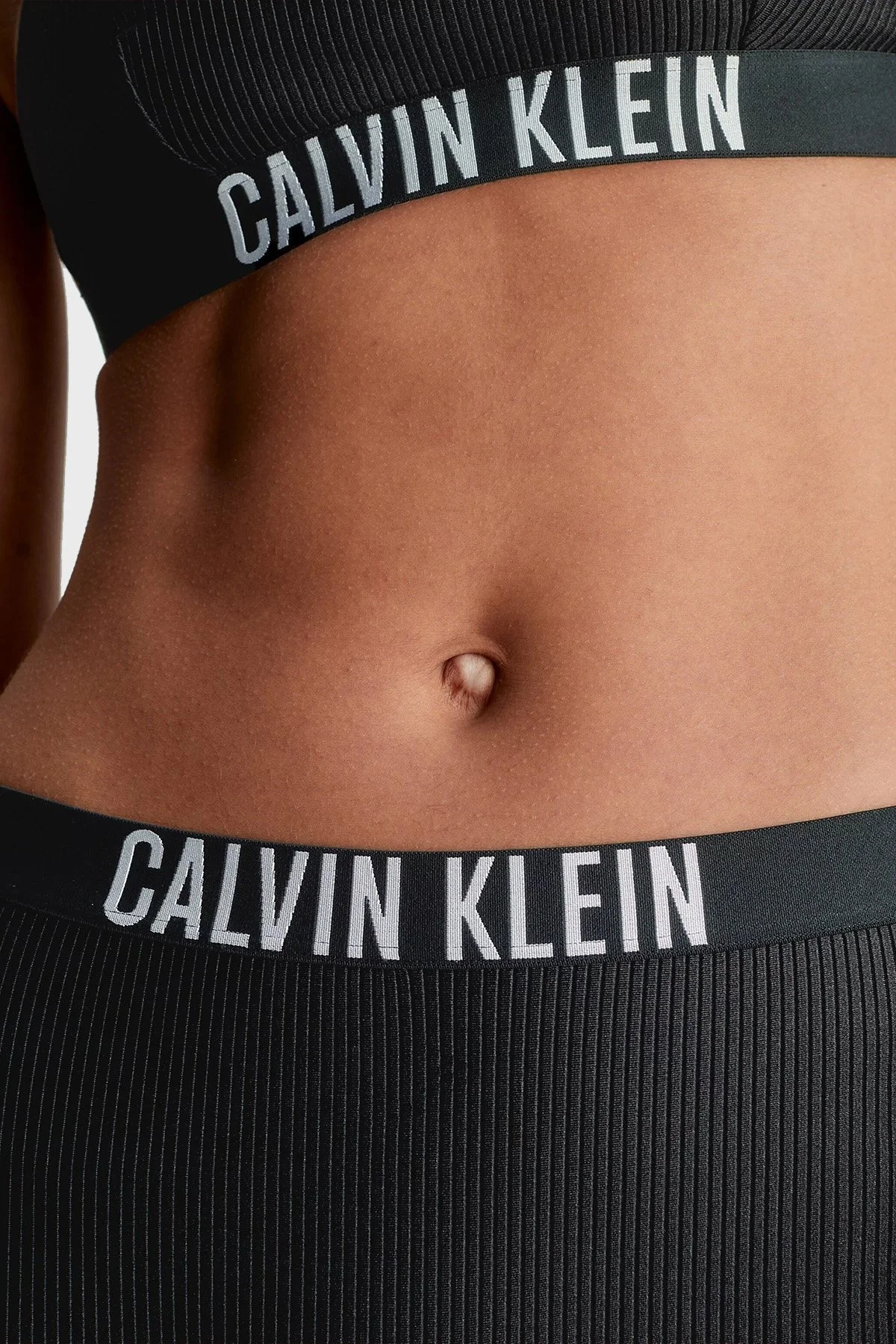 Calvin Klein Logolu Dar Kesim Yüzme KW0KW02021BEH Bayan Short KW0KW02021 BEH SİYAH - 4