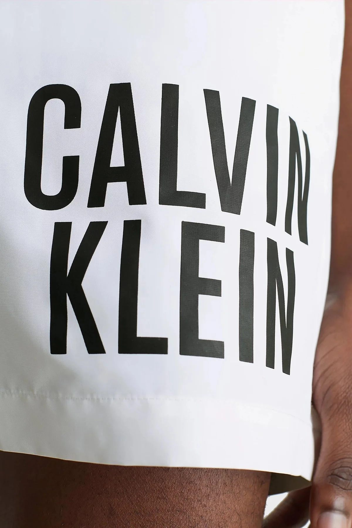 Calvin Klein Logolu Deniz Şortu Belden Bağlamalı Cepli KM0KM00739YCD Erkek Mayo Short KM0KM00739 YCD BEYAZ - 3