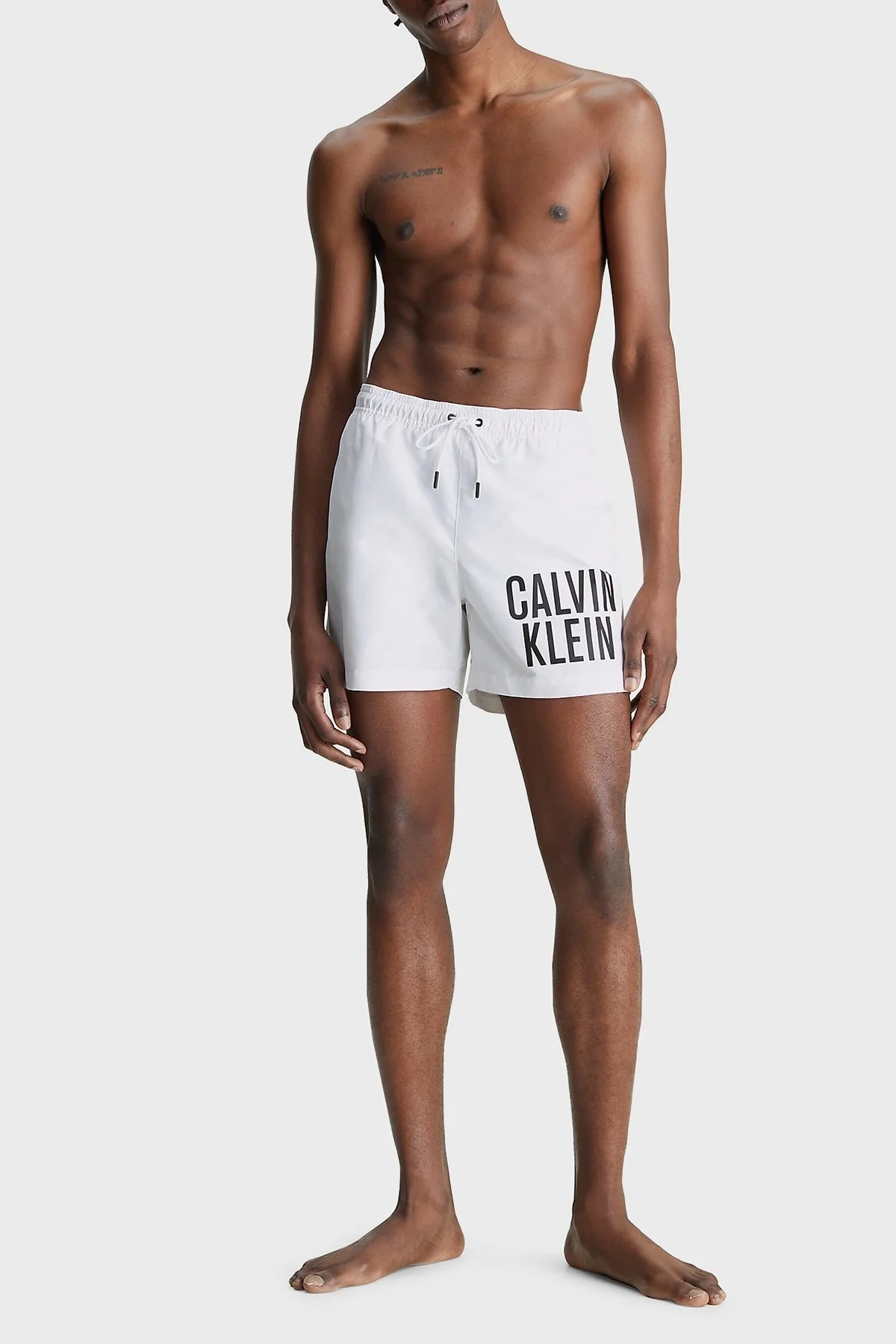 Calvin Klein Logolu Deniz Şortu Belden Bağlamalı Cepli KM0KM00739YCD Erkek Mayo Short KM0KM00739 YCD BEYAZ - 4