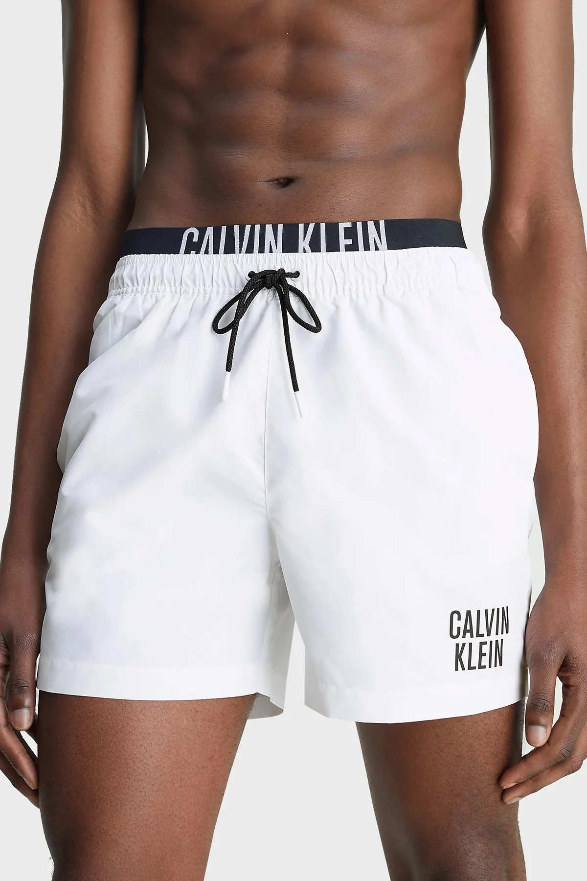 Calvin Klein Logolu Deniz Şortu Belden Bağlamalı KM0KM00740YCD Erkek Mayo Short KM0KM00740 YCD BEYAZ - 1