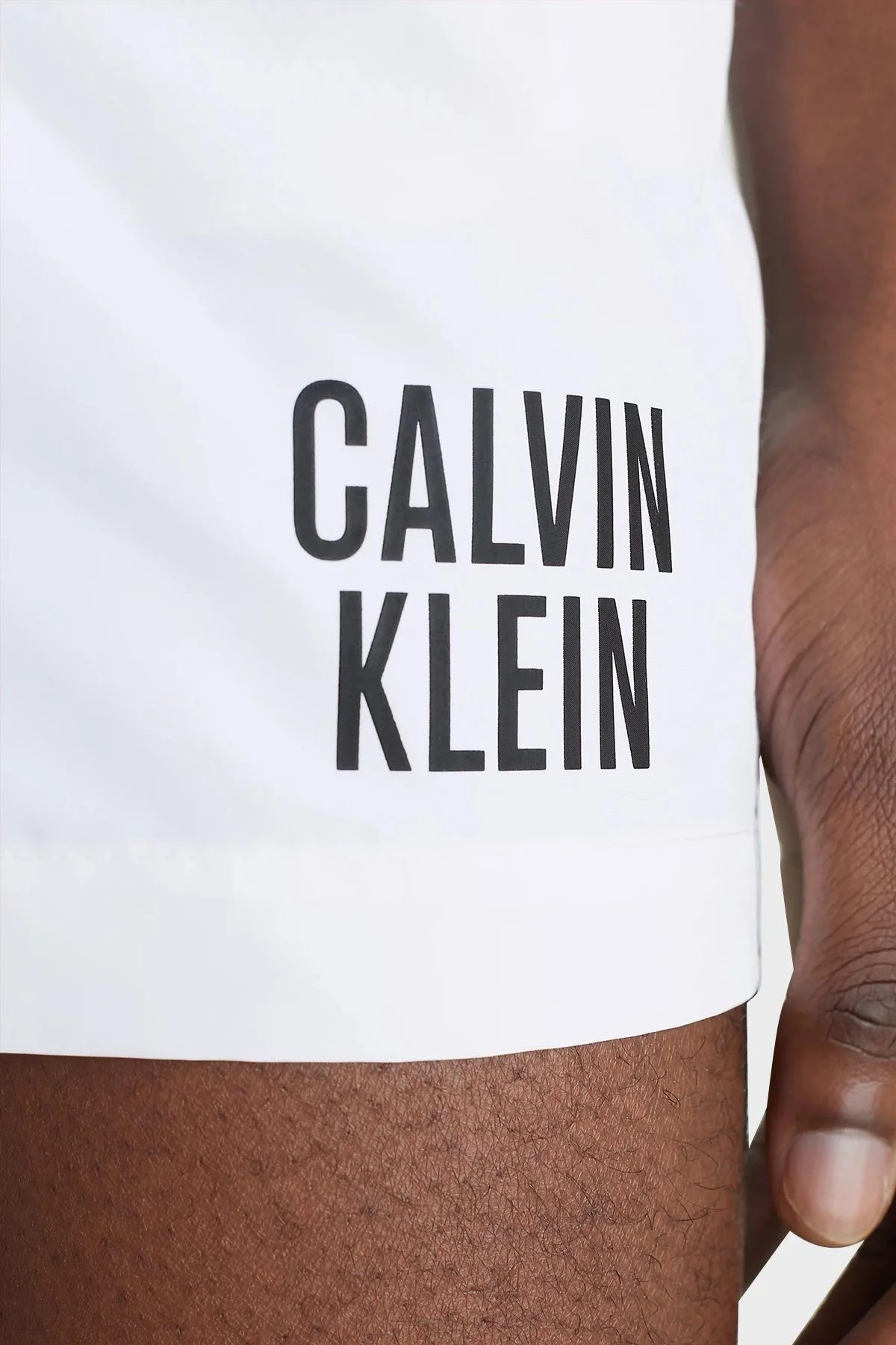 Calvin Klein Logolu Deniz Şortu Belden Bağlamalı KM0KM00740YCD Erkek Mayo Short KM0KM00740 YCD BEYAZ - 4