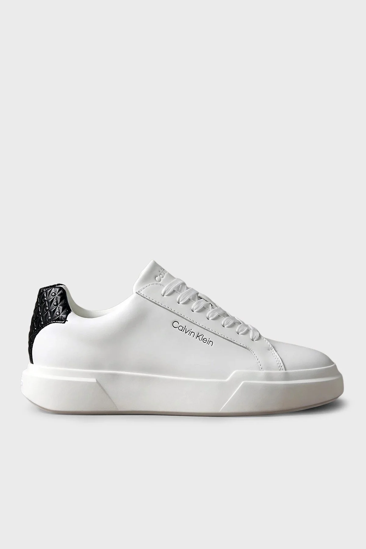 Calvin Klein Logolu Deri Sneaker HM0HM0230101W Erkek Ayakkabı HM0HM02301 01W Beyaz-siyah - 1