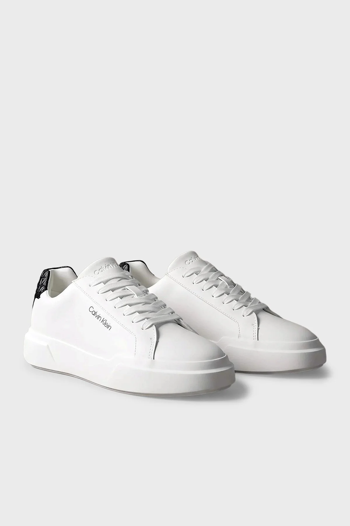 Calvin Klein Logolu Deri Sneaker HM0HM0230101W Erkek Ayakkabı HM0HM02301 01W Beyaz-siyah - 2