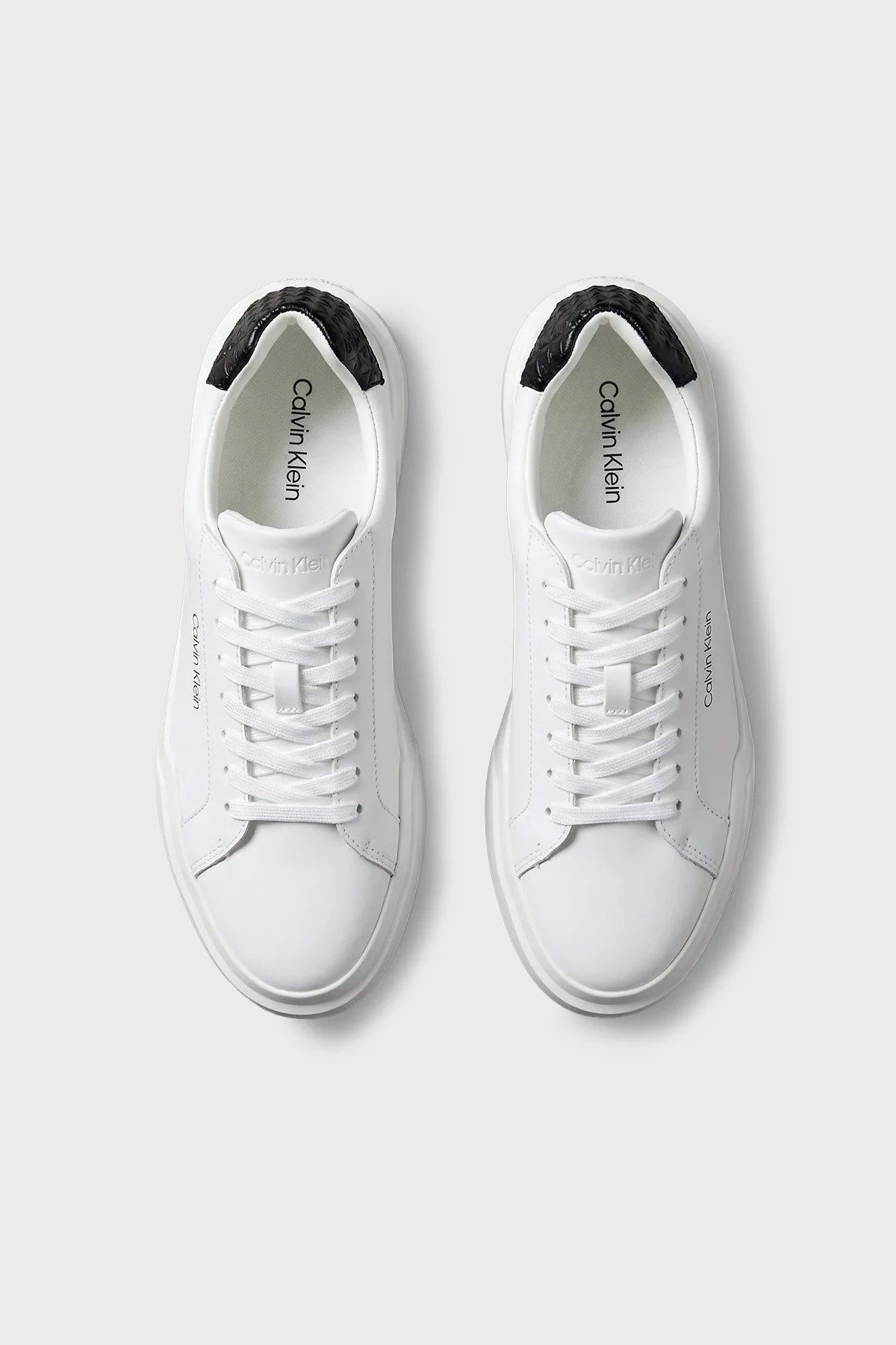 Calvin Klein Logolu Deri Sneaker HM0HM0230101W Erkek Ayakkabı HM0HM02301 01W Beyaz-siyah - 5