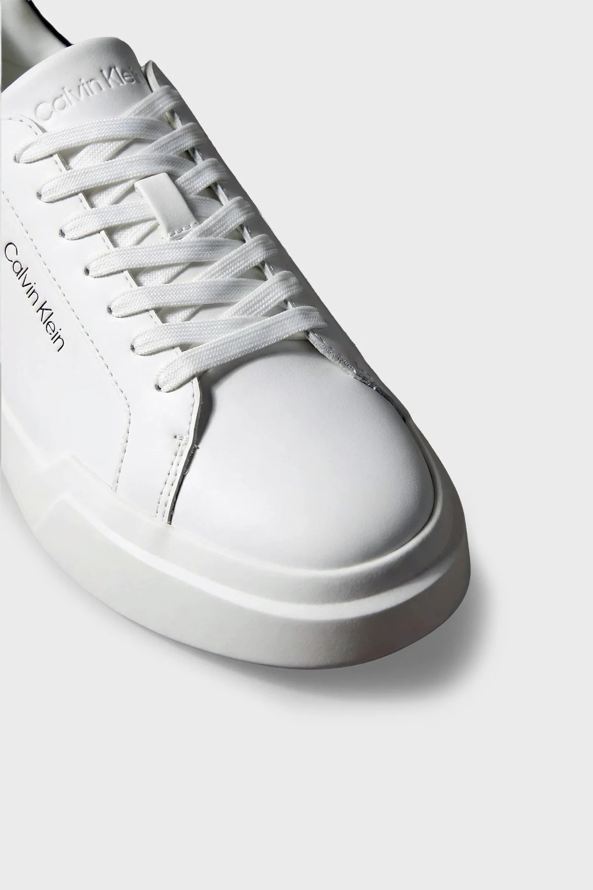 Calvin Klein Logolu Deri Sneaker HM0HM0230101W Erkek Ayakkabı HM0HM02301 01W Beyaz-siyah - 7