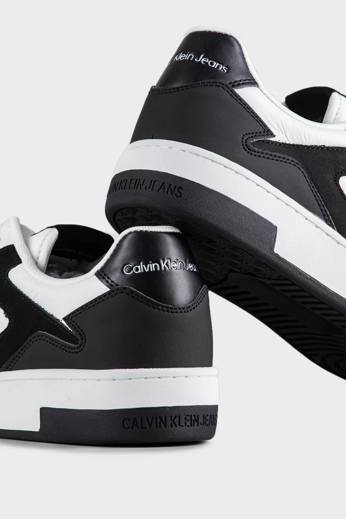 Calvin Klein Logolu Deri Sneaker YM0YM0088401W Erkek Ayakkabı YM0YM00884 01W SİYAH-BEYAZ - 5