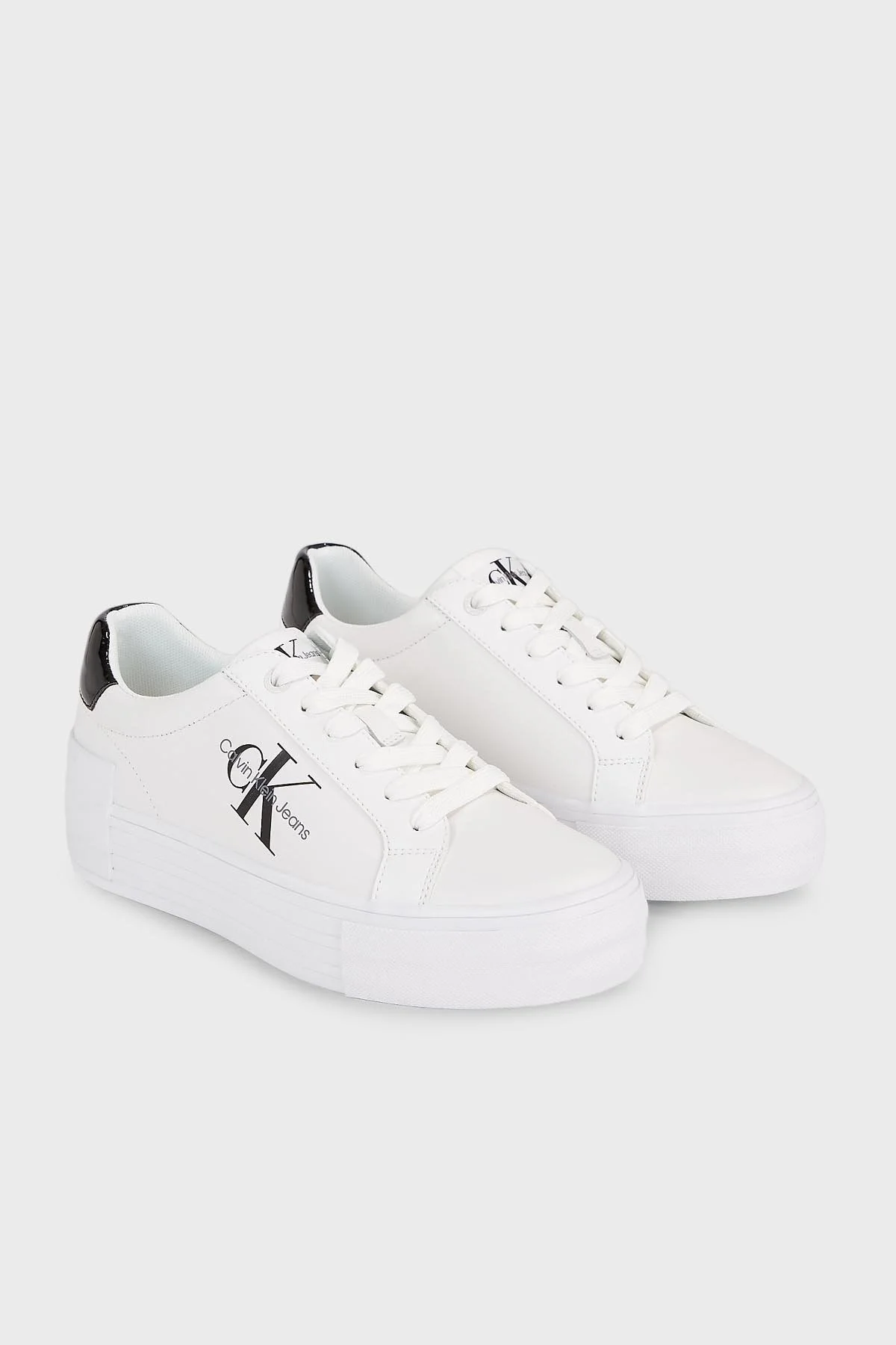 Calvin Klein Logolu Deri Sneaker YW0YW0129401W Bayan Ayakkabı YW0YW01294 01W BEYAZ-SİYAH - 3