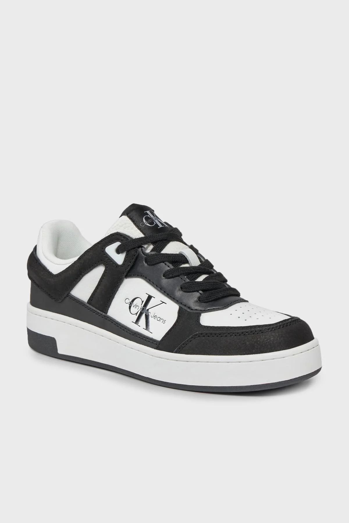 Calvin Klein Logolu Deri Sneaker YW0YW013010GM Bayan Ayakkabı YW0YW01301 0GM SİYAH-BEYAZ - 3
