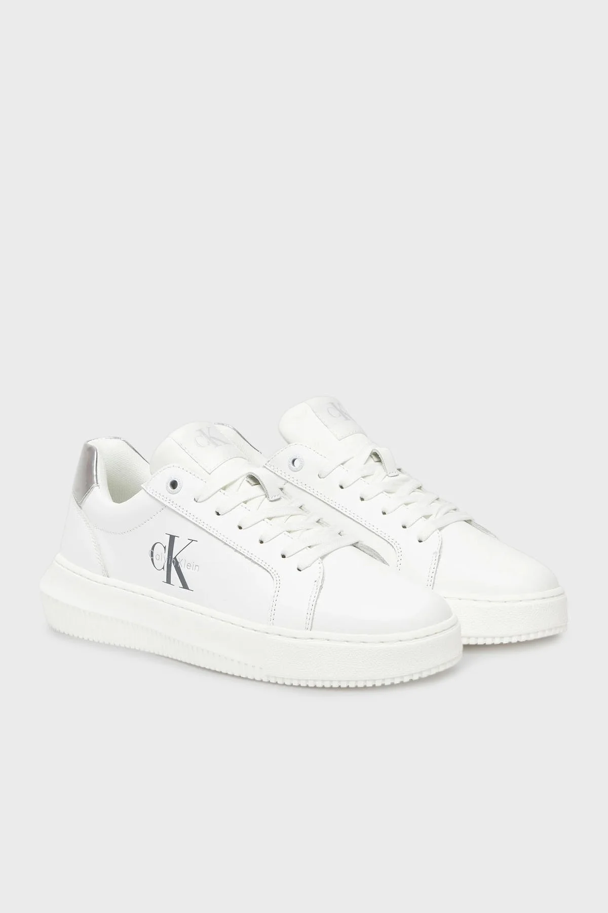 Calvin Klein Logolu Deri Sneaker YW0YW0187602R Bayan Ayakkabı YW0YW01876 02R BEYAZ-GÜMÜŞ - 2