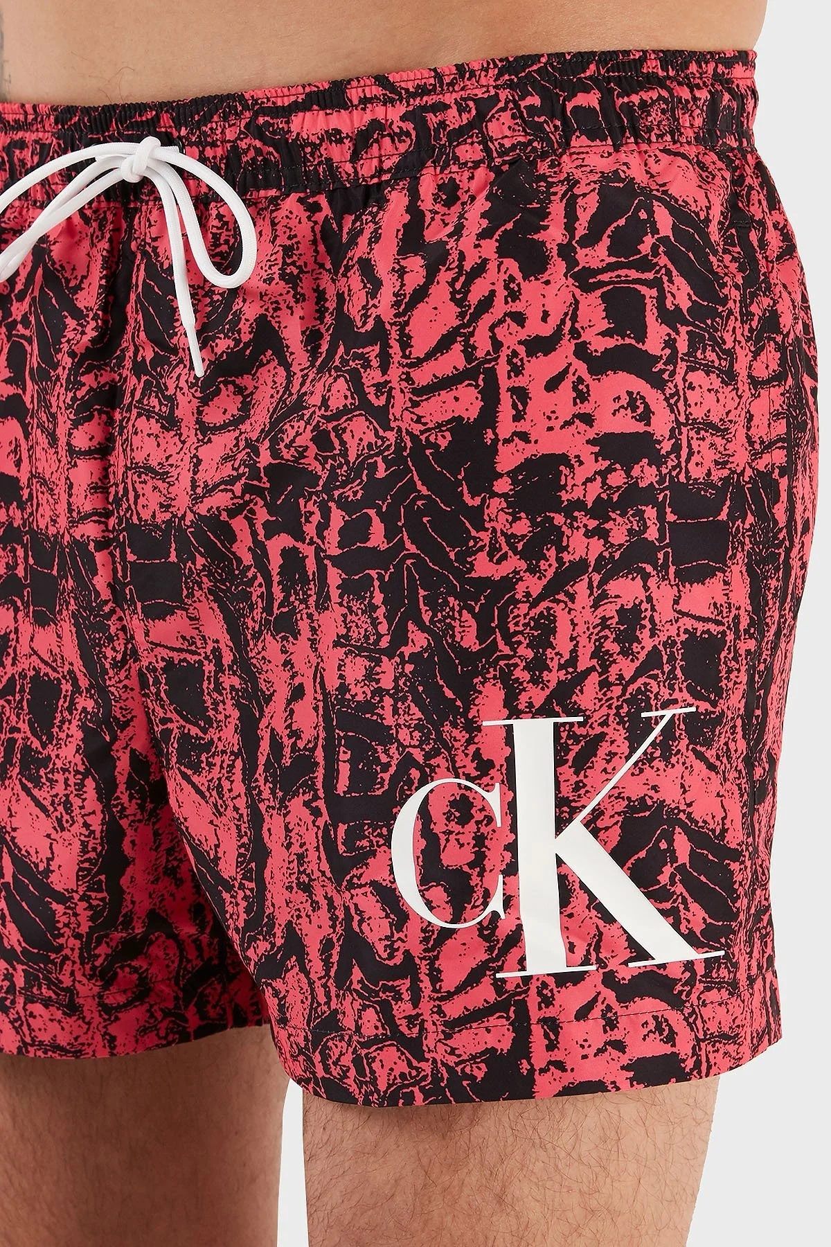 Calvin Klein Logolu Desenli Deniz Şortu Belden Bağlamalı Cepli KM0KM008020JW Erkek Mayo Short KM0KM00802 0JW PEMBE - 6