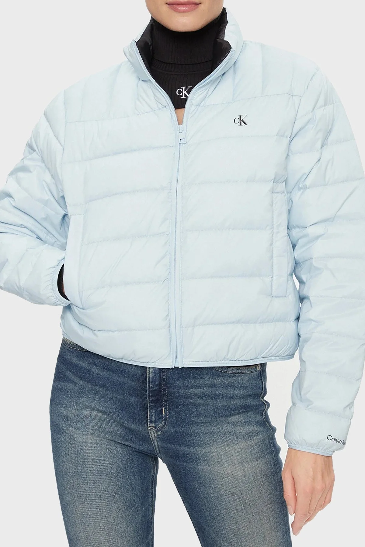 Calvin Klein Logolu Dik Yaka Regular Fit Su İtici Şişme J20J222585CYR Bayan Mont J20J222585 CYR AÇIK MAVİ - 1