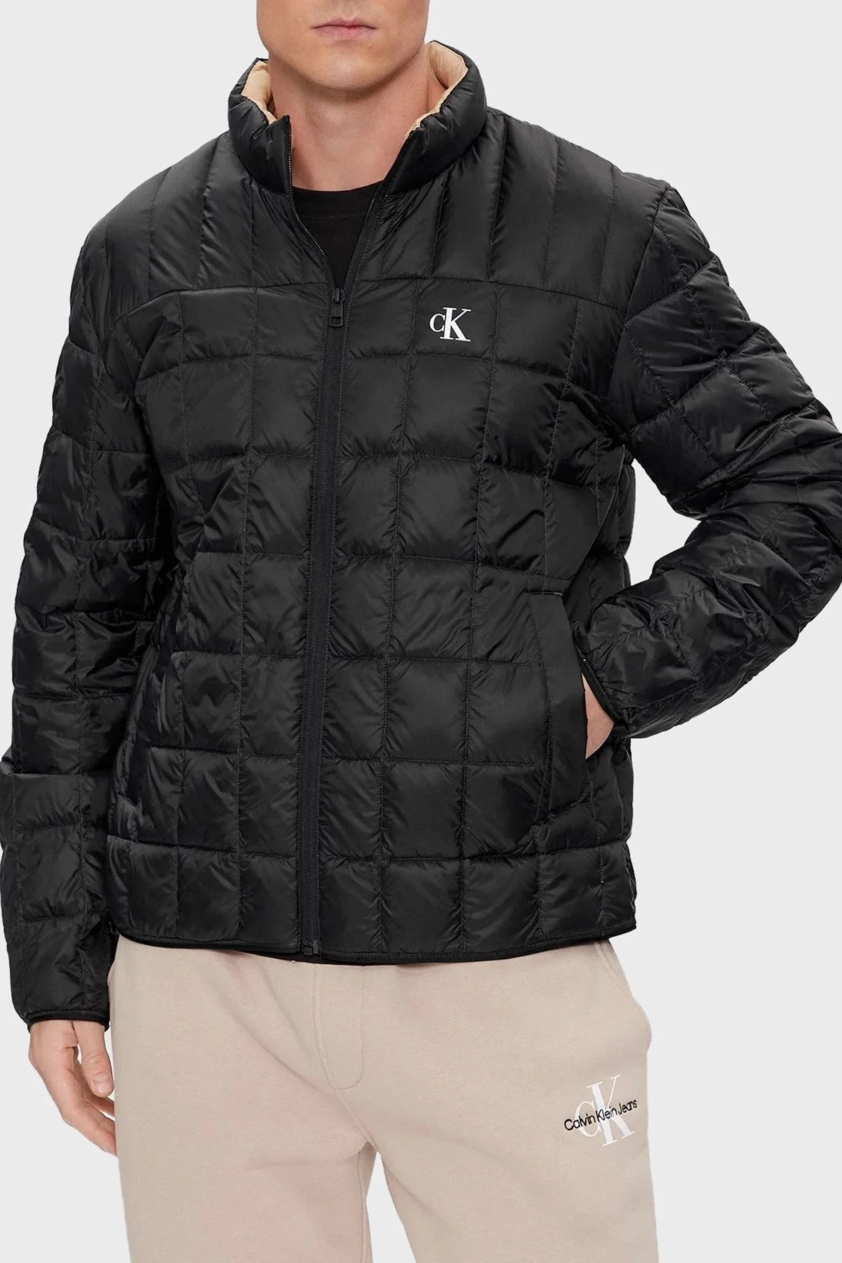 Calvin Klein Logolu Dik Yaka Su İtici Kapitone J30J324981BEH Erkek Mont J30J324981 BEH SİYAH - 1