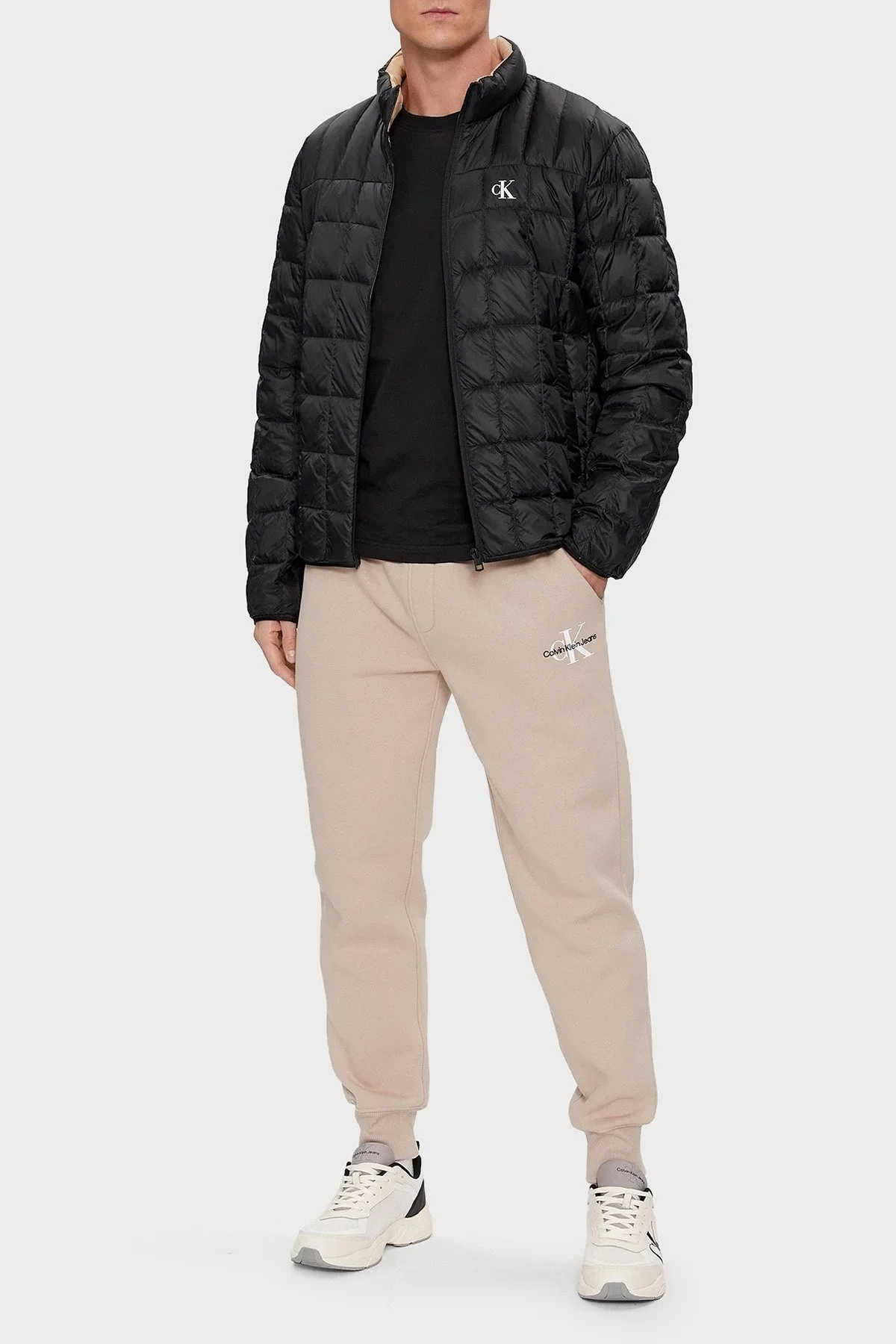 Calvin Klein Logolu Dik Yaka Su İtici Kapitone J30J324981BEH Erkek Mont J30J324981 BEH SİYAH - 2