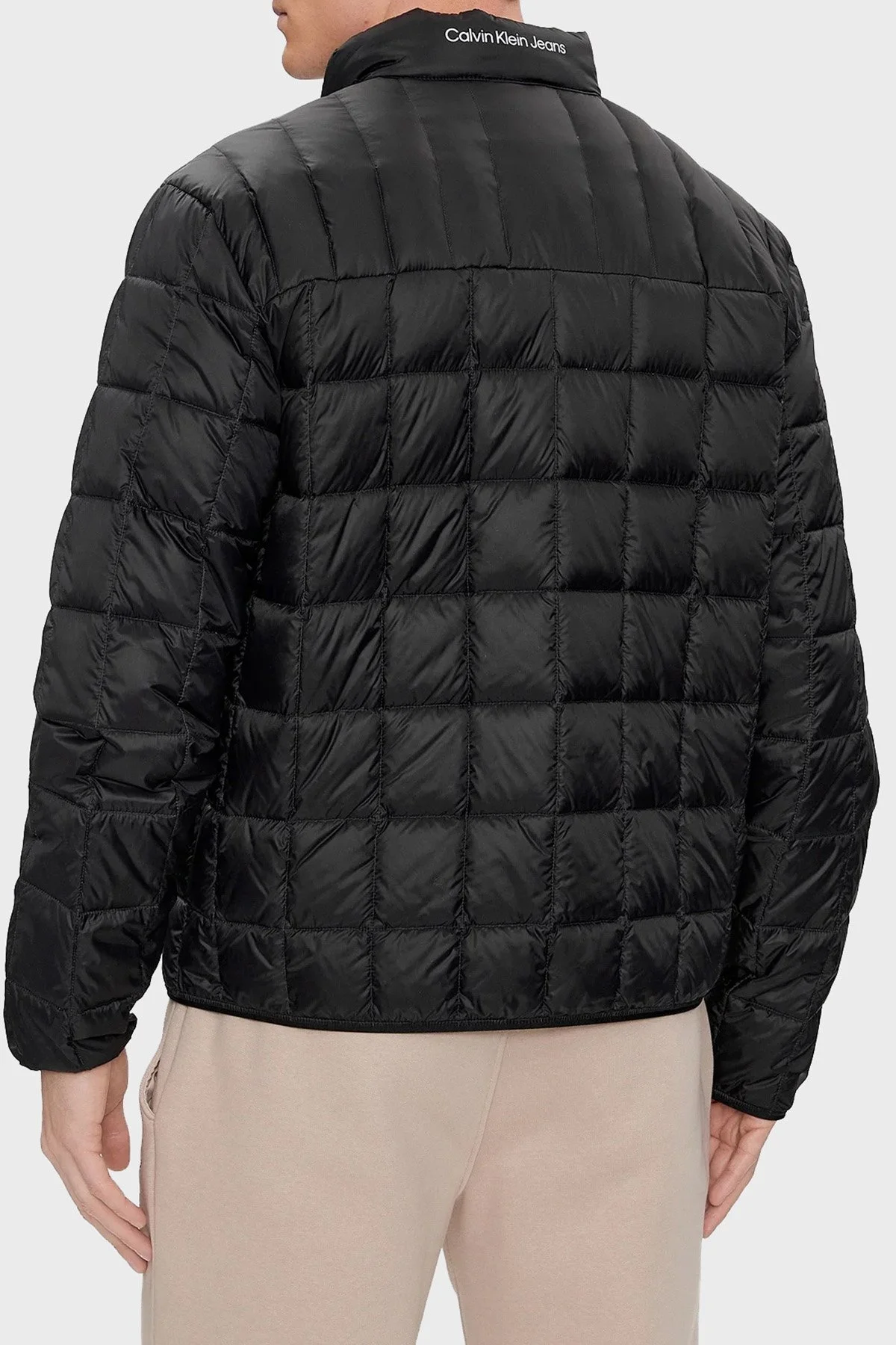 Calvin Klein Logolu Dik Yaka Su İtici Kapitone J30J324981BEH Erkek Mont J30J324981 BEH SİYAH - 3