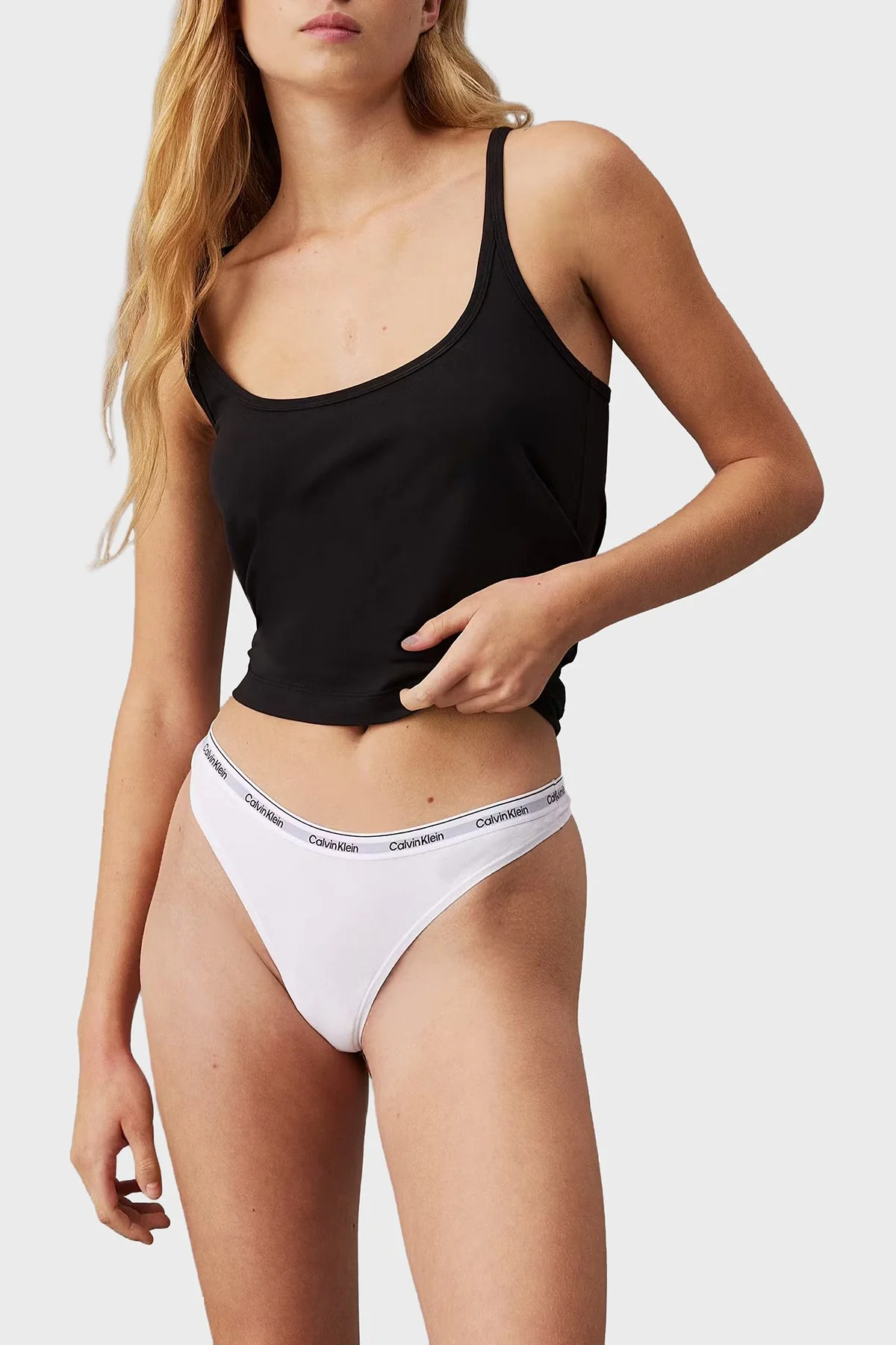 Calvin Klein Logolu Elastik Bel Bantlı Pamuklu Tanga 3 Pack 000QD5209EQA7 Kadın Külot 000QD5209E QA7 Beyaz-Mor-Lila - 2