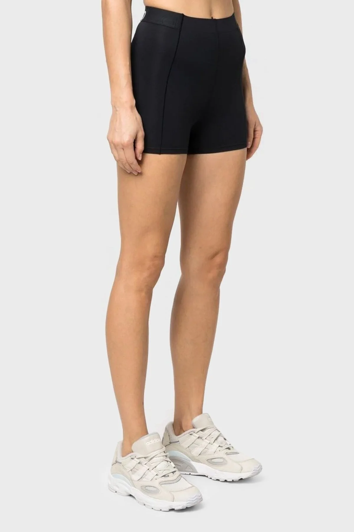 Calvin Klein Logolu Esnek Yüksek Bel Kısa Spor Bayan Tayt 00GWS3L703 BAE SİYAH - 2