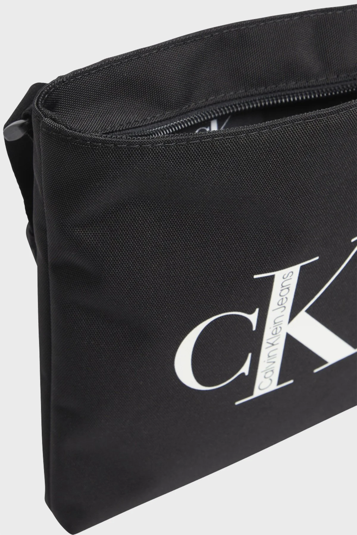 Calvin Klein Logolu Fermuarlı Ayarlanabilir Askılı Erkek Çanta K50K509829 BDS SİYAH - 5