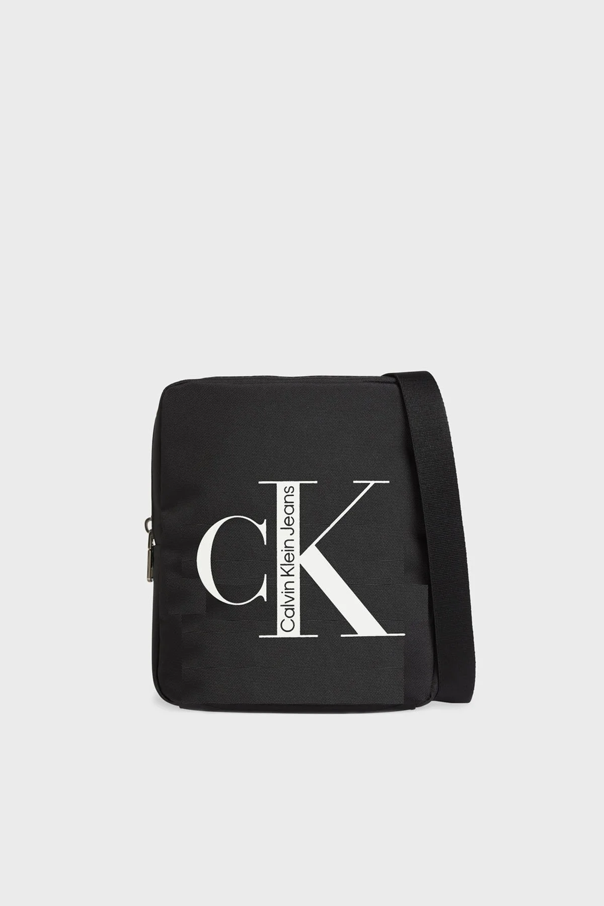 Calvin Klein Logolu Fermuarlı Ayarlanabilir Askılı Erkek Çanta K50K509829 BDS SİYAH - 1