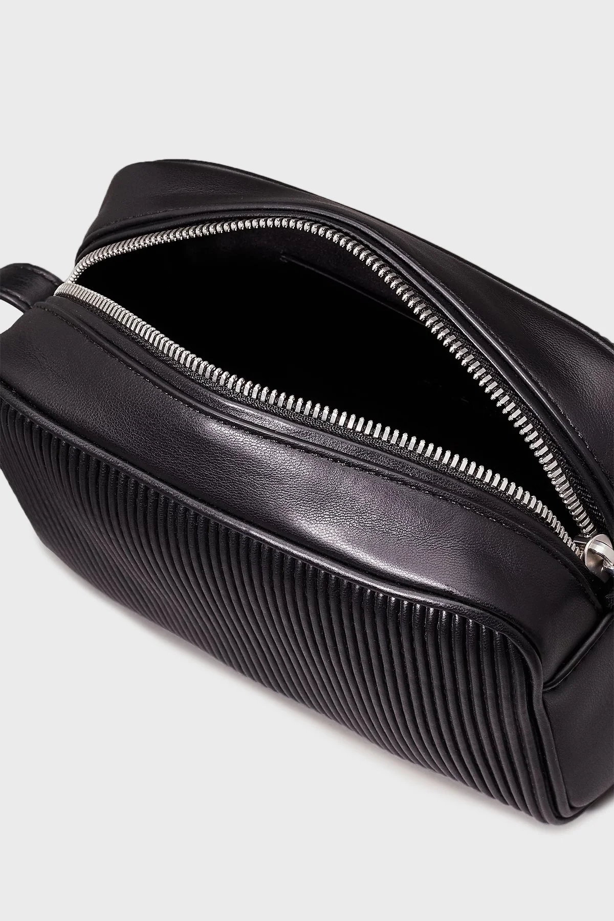 Calvin Klein Logolu Fermuarlı Ayarlanabilir Askılı K60K612736BEH Bayan Çanta K60K612736 BEH SİYAH - 9