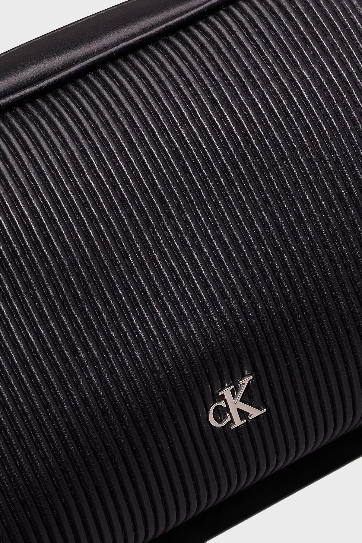 Calvin Klein Logolu Fermuarlı Ayarlanabilir Askılı K60K612736BEH Bayan Çanta K60K612736 BEH SİYAH - 10