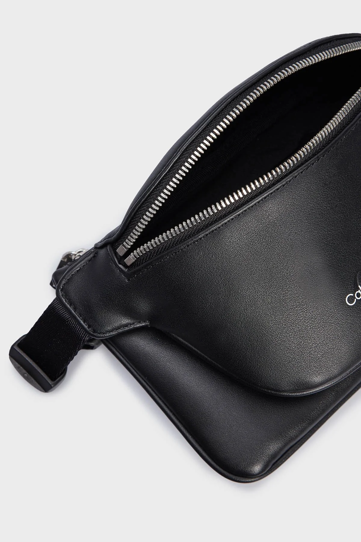 Calvin Klein Logolu Fermuarlı Bayan Bel Çantası K60K610682 BDS SİYAH - 2