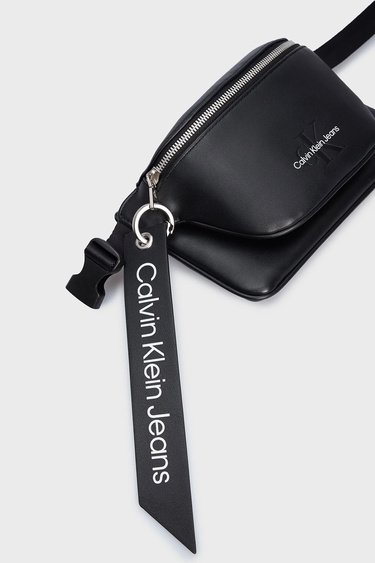 Calvin Klein Logolu Fermuarlı Bayan Bel Çantası K60K610682 BDS SİYAH - 3