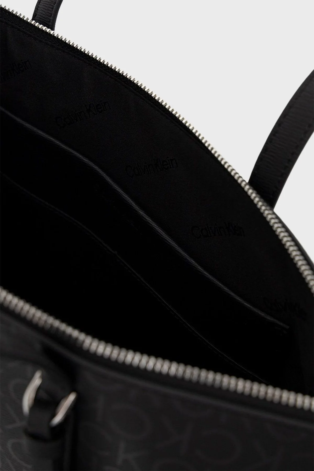 Calvin Klein Logolu Fermuarlı Bayan Çanta K60K609876 0GJ SİYAH - 5