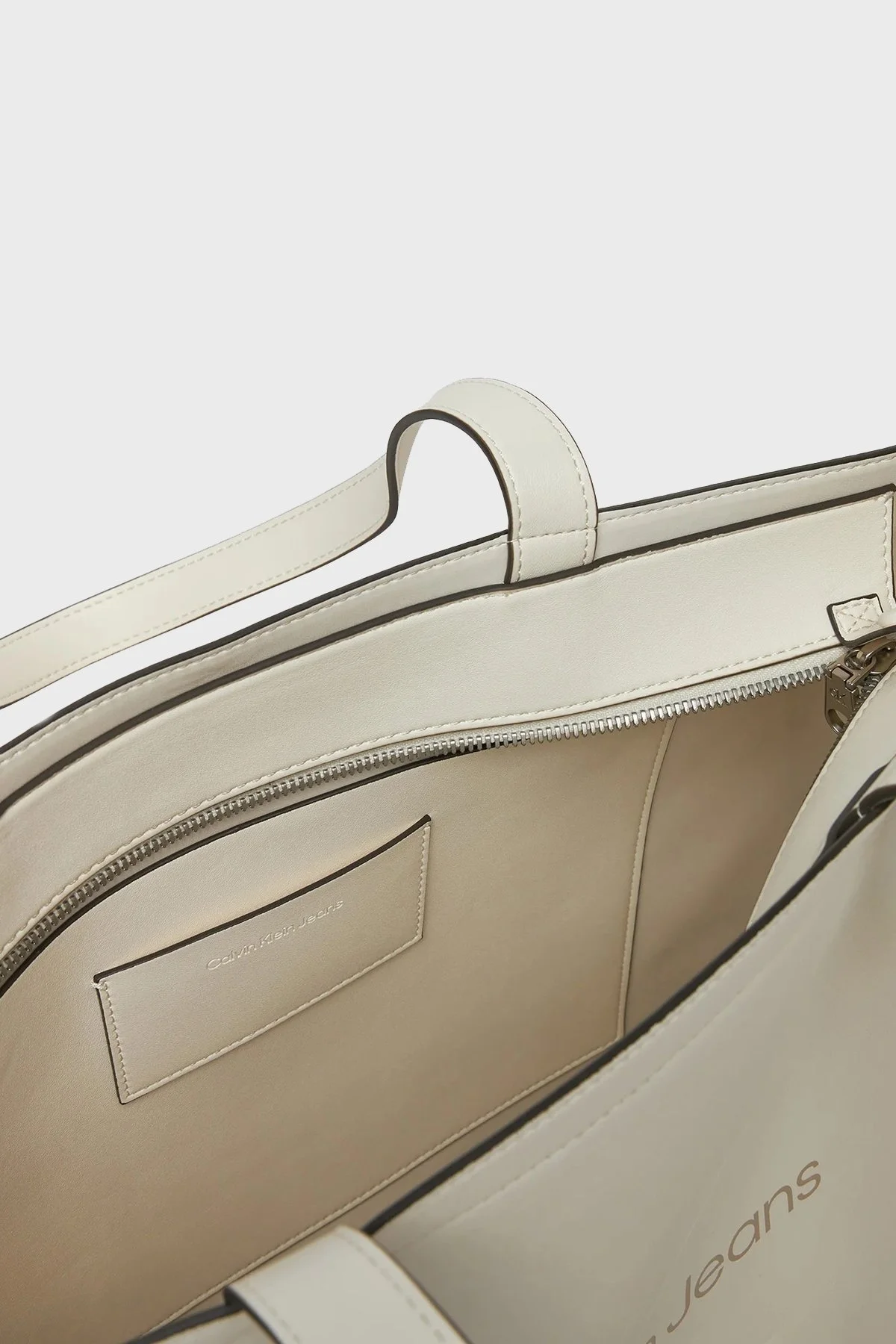Calvin Klein Logolu Fermuarlı Büyük K60K612222YAS Bayan Çanta K60K612222 YAS BEYAZ - 3