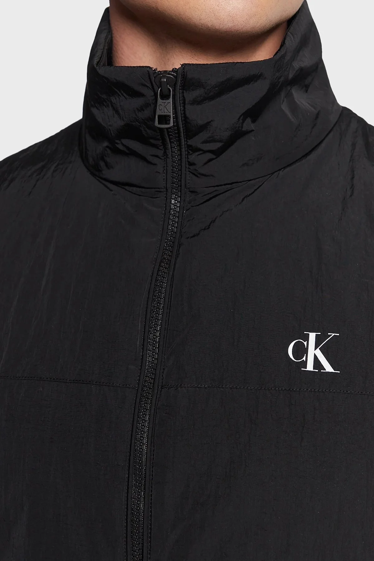 Calvin Klein Logolu Fermuarlı Dik Yaka Regular Fit Erkek Yelek J30J322940 BEH SİYAH - 4