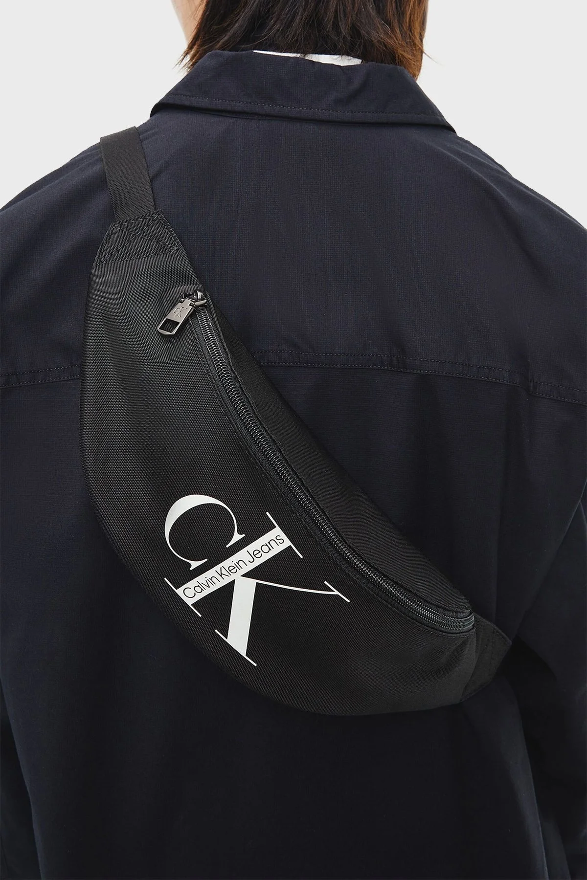 Calvin Klein Logolu Fermuarlı Erkek Bel Çantası K50K509830 BDS SİYAH - 3