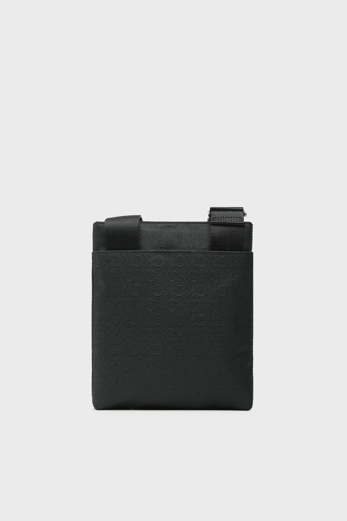 Calvin Klein Logolu Fermuarlı K50K51026701M Erkek Çanta K50K510267 01M SİYAH - 2