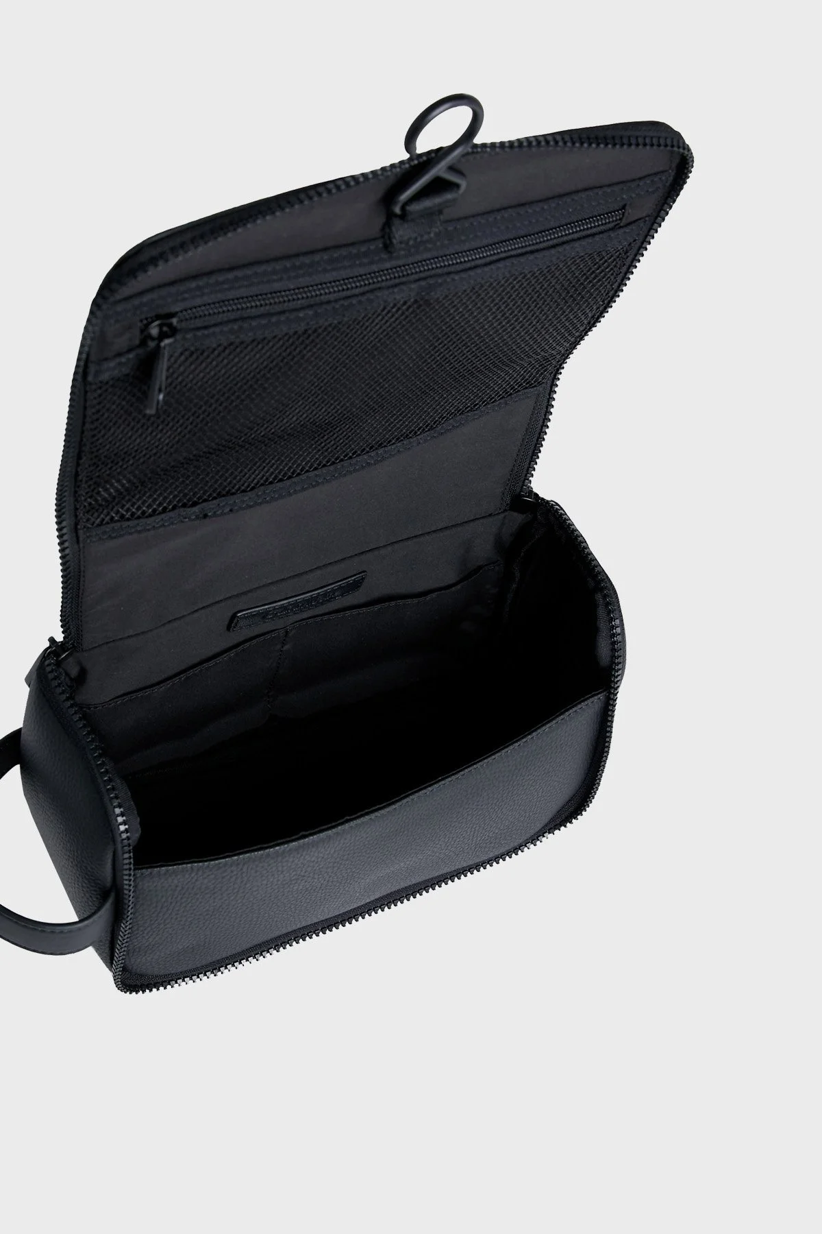 Calvin Klein Logolu Fermuarlı K50K511699BEH Erkek Çanta K50K511699 BEH SİYAH - 4
