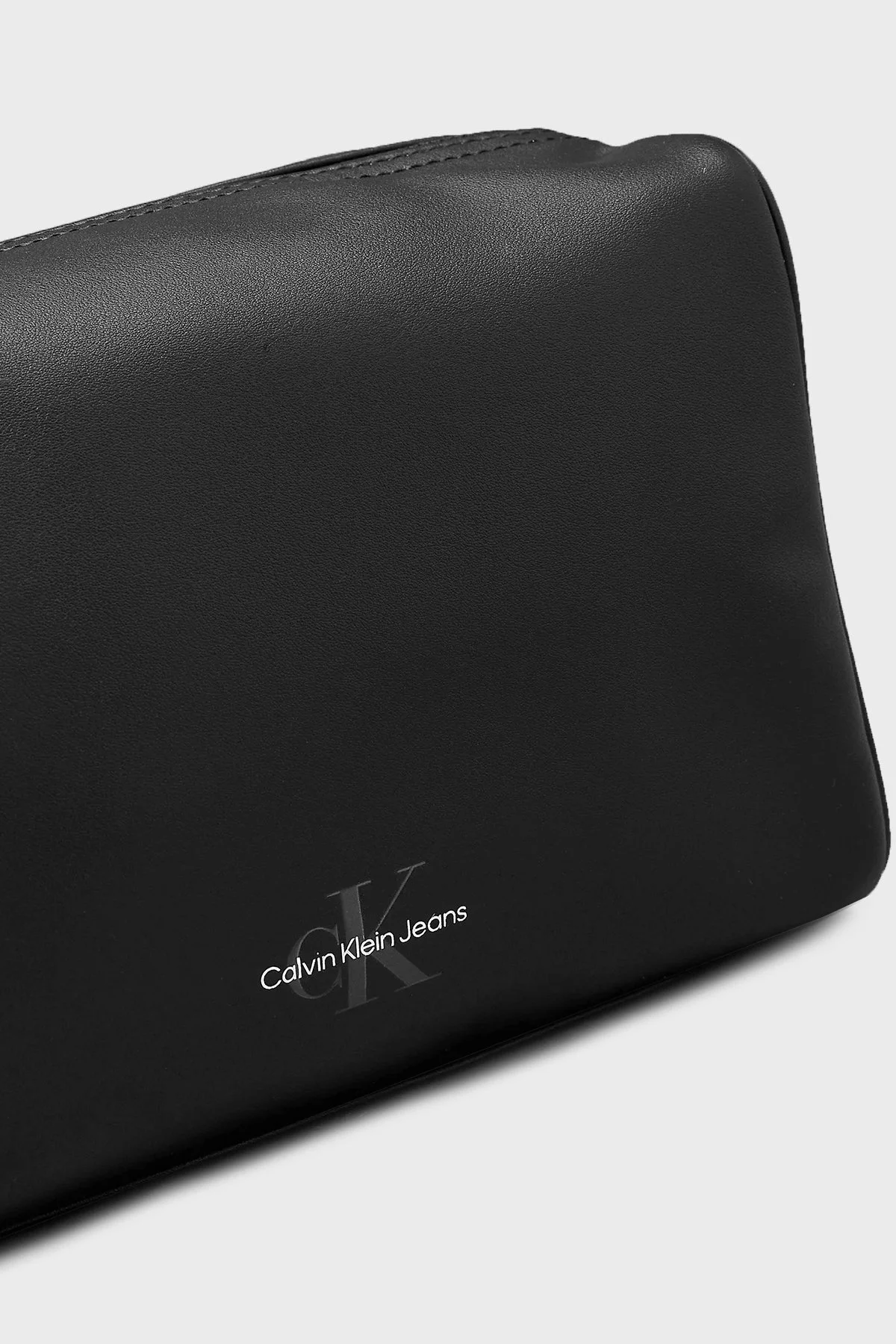 Calvin Klein Logolu Fermuarlı K50K512581BEH Erkek Çanta K50K512581 BEH SİYAH - 3