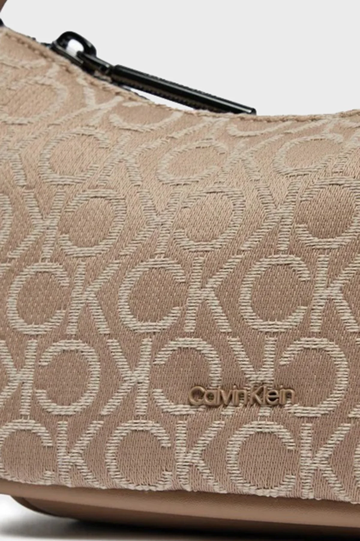 Calvin Klein Logolu Fermuarlı K60K6121510HE Bayan Çanta K60K612151 0HE BEJ - 6