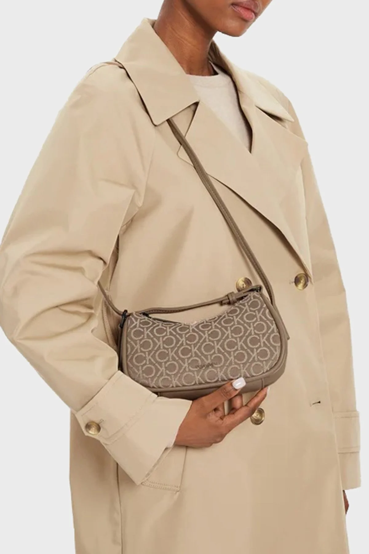 Calvin Klein Logolu Fermuarlı K60K6121510HE Bayan Çanta K60K612151 0HE BEJ - 8