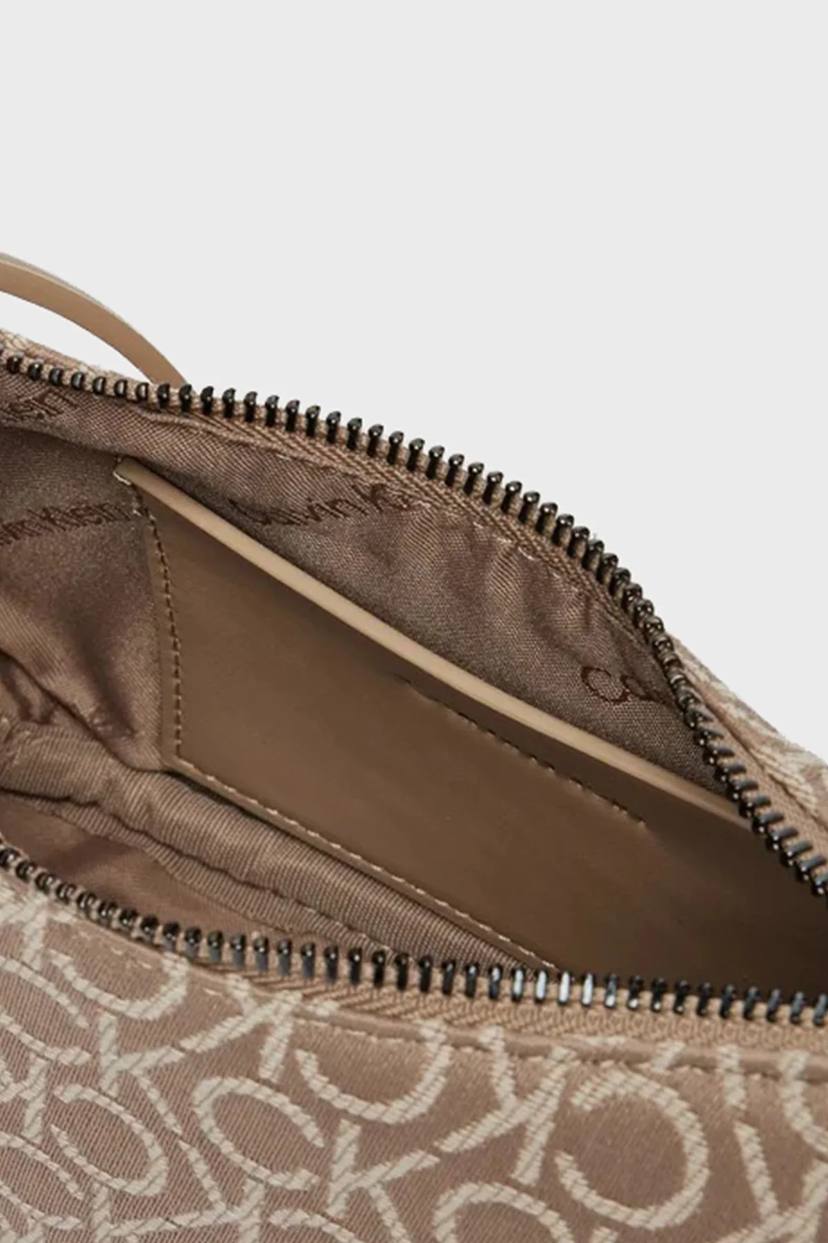 Calvin Klein Logolu Fermuarlı K60K6121510HE Bayan Çanta K60K612151 0HE BEJ - 11