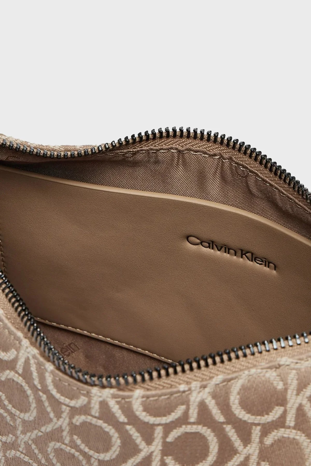 Calvin Klein Logolu Fermuarlı K60K6123330HE Bayan Çanta K60K612333 0HE BEJ - 4