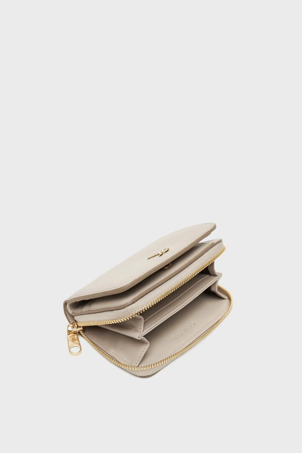 Calvin Klein Logolu Fermuarlı LV04F1064GRMU Bayan Cüzdan LV04F1064G RMU BEJ - 4