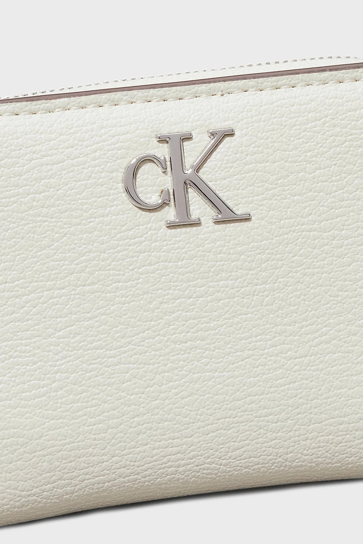 Calvin Klein Logolu Fermuarlı LV04K1009GCJH Bayan Cüzdan LV04K1009G CJH BEYAZ - 7