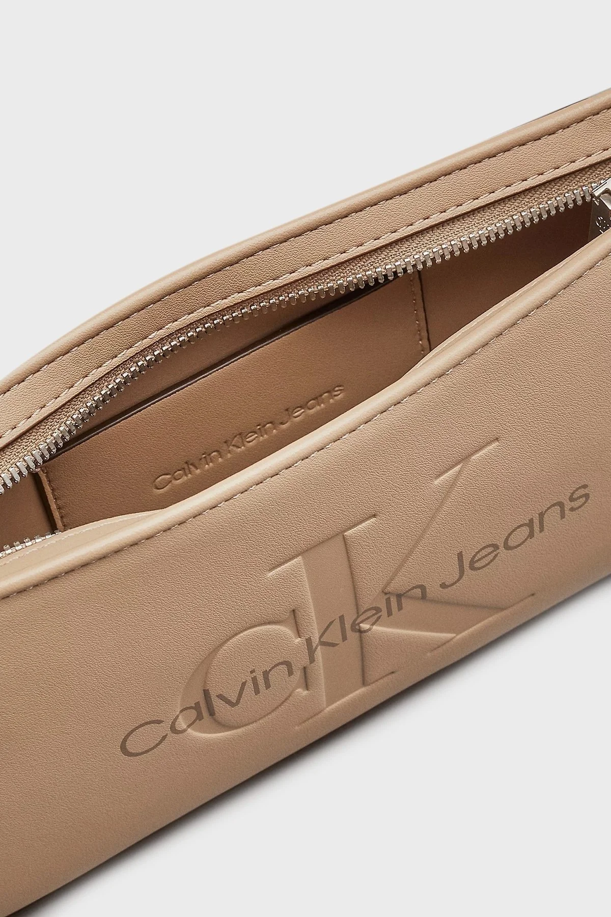 Calvin Klein Logolu Fermuarlı Mini K60K610679PBF Bayan Çanta K60K610679 PBF BEJ - 5