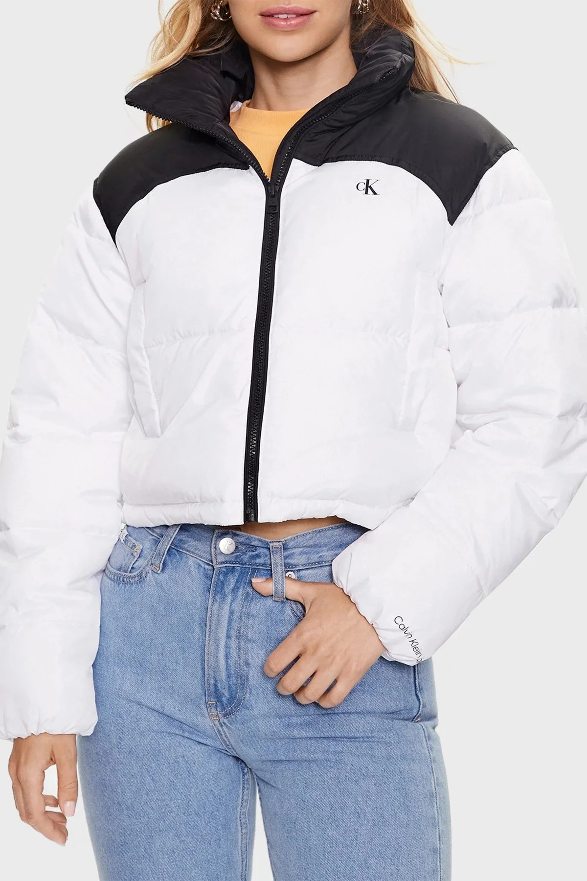 Calvin Klein Logolu Fermuarlı Şişme J20J221379YAF Bayan Mont J20J221379 YAF BEYAZ - 1