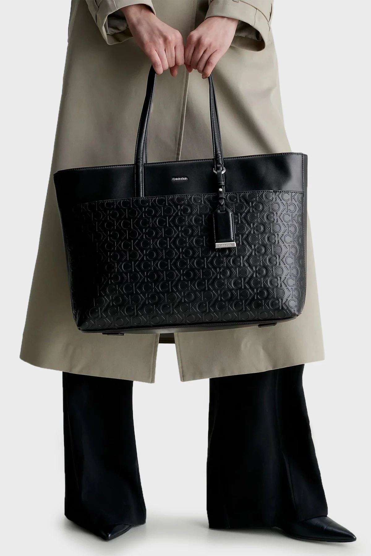 Calvin Klein Logolu İç Cepli K60K610924BAX Bayan Çanta K60K610924 BAX SİYAH - 2